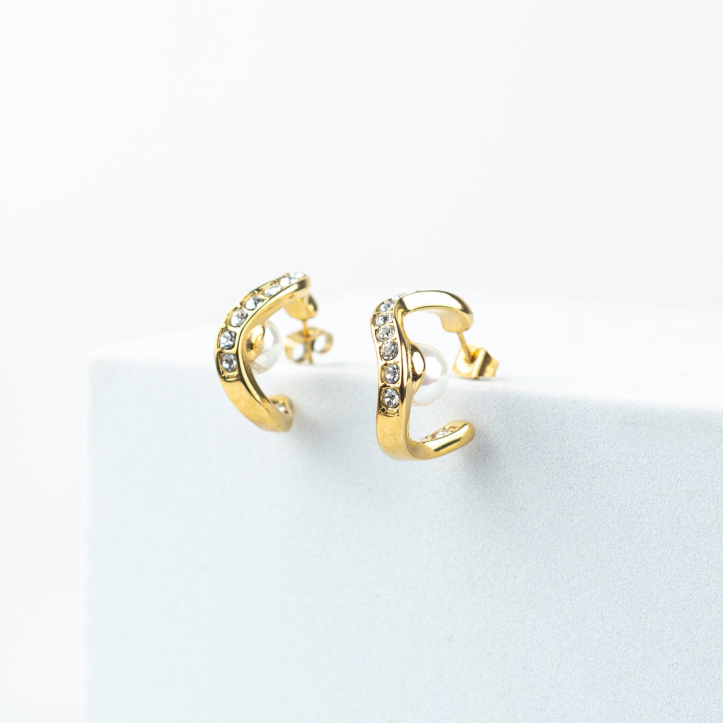 Faye Pearl Studs