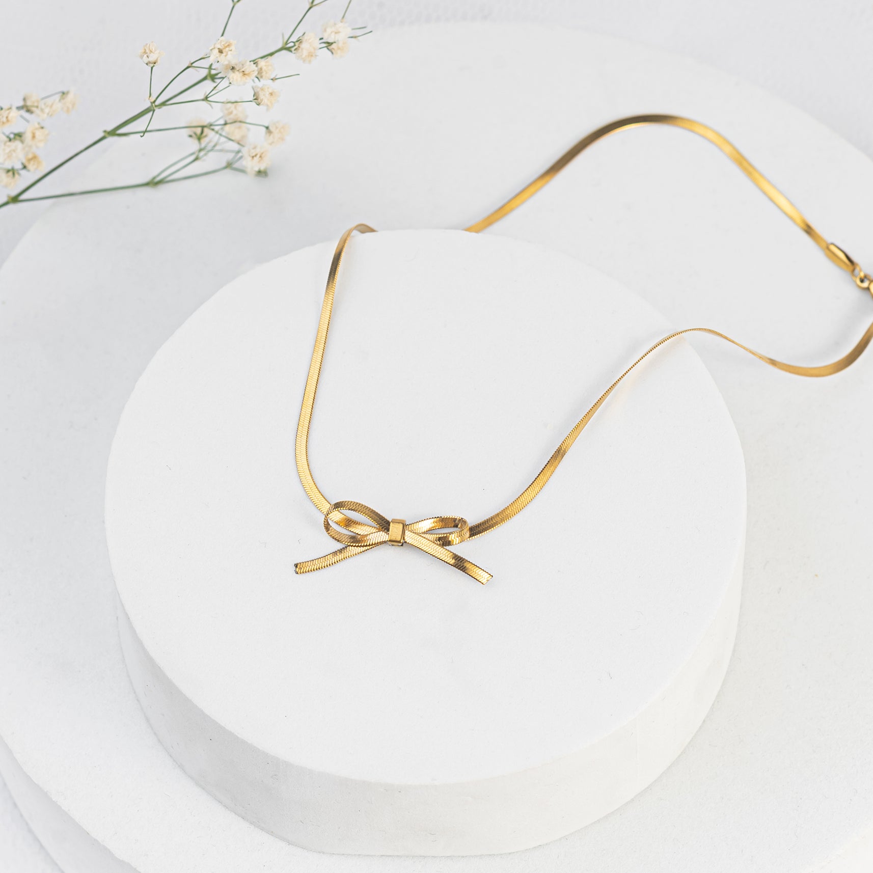 Dainty Bow Necklace