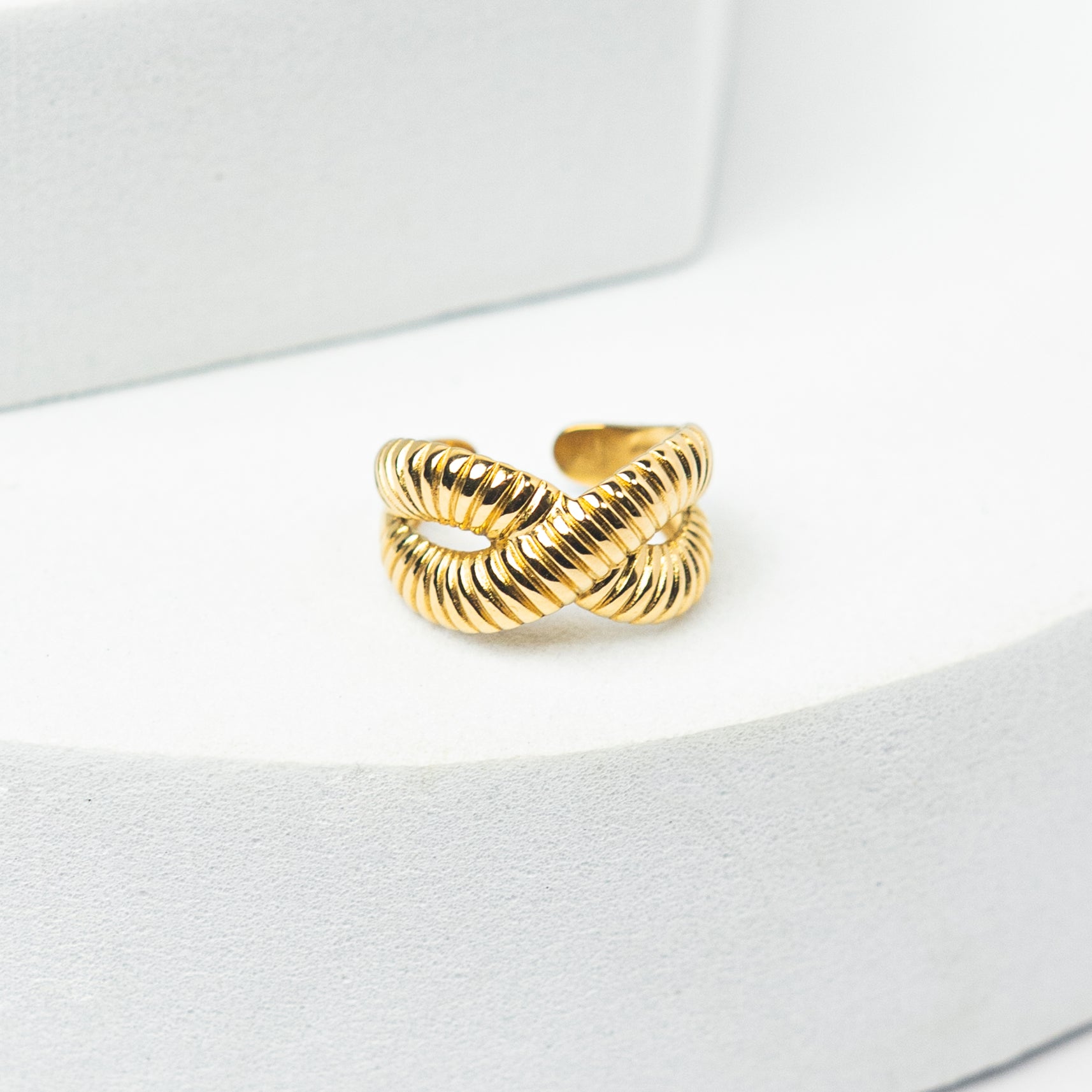 Serpentine Ring