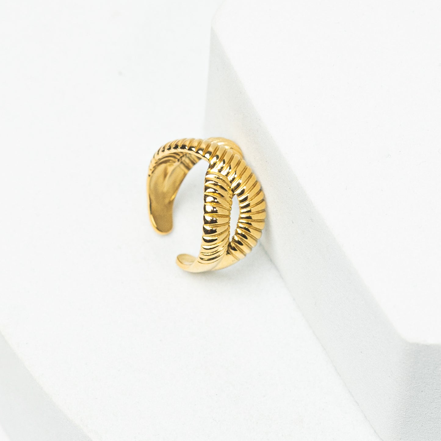Serpentine Ring